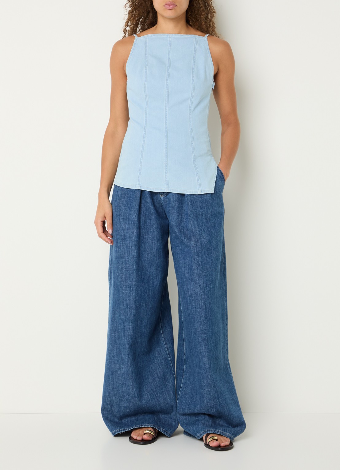 CLOSED Mouwloze top van denim - voorkant 4 lichtblauw