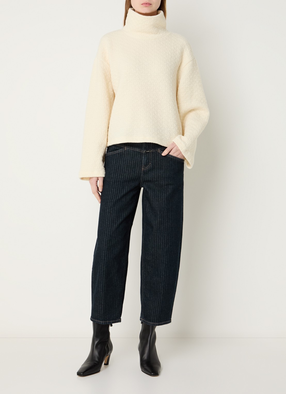 CLOSED Stover-X mid waist loose fit cropped jeans met donkere wassing - voorkant 4 indigo