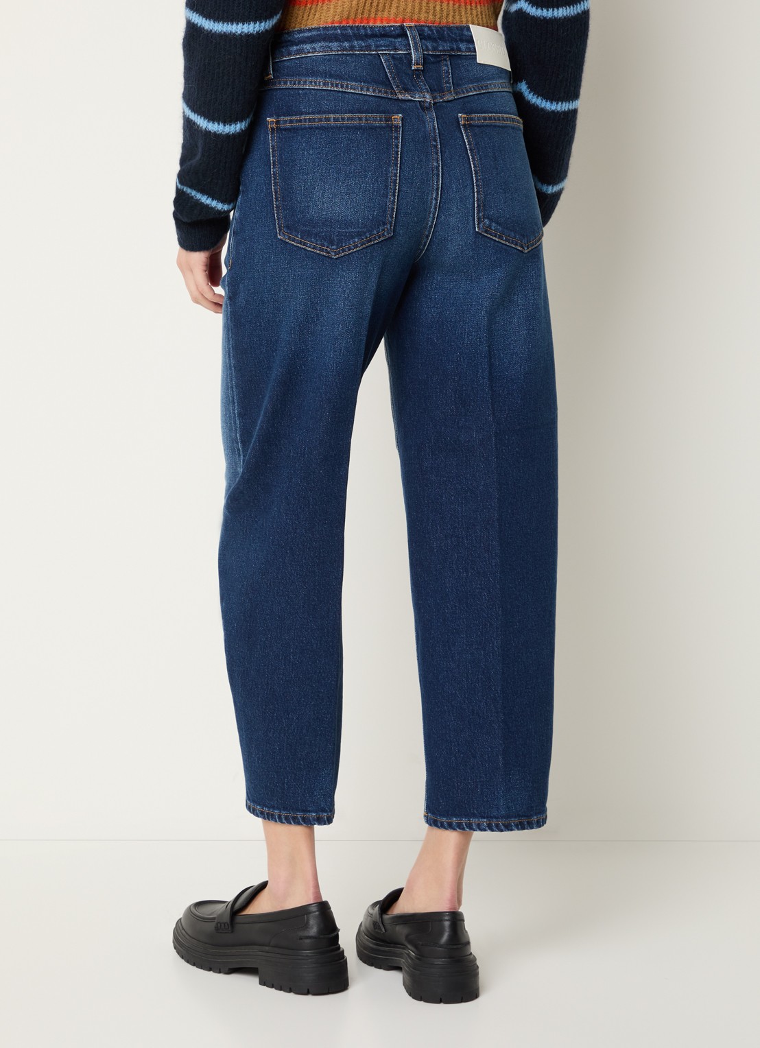 CLOSED Stover-X mid waist straight leg cropped jeans met donkere wassing - achterkant indigo