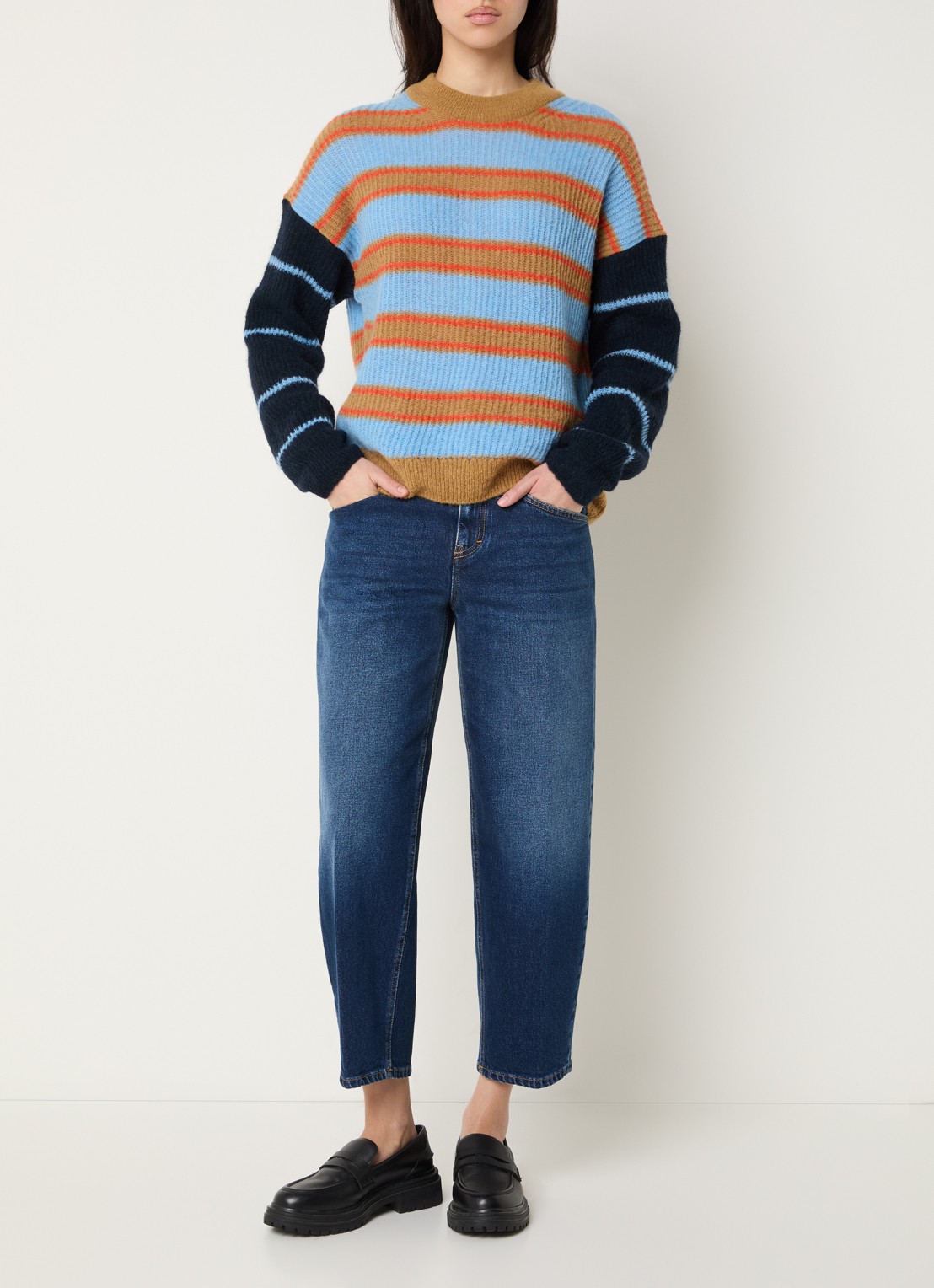 CLOSED Stover-X mid waist straight leg cropped jeans met donkere wassing - voorkant 4 indigo