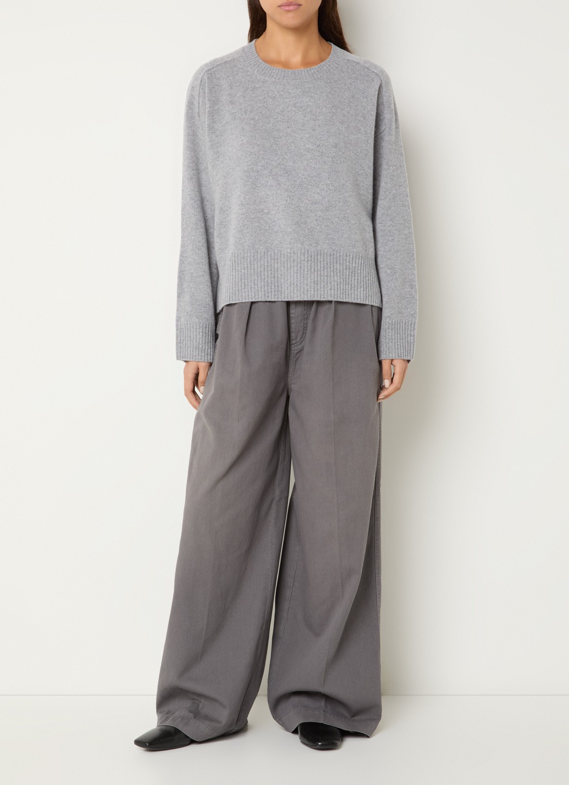 CLOSED Wynston high waist wide fit broek met steekzakken - voorkant 3 grijs