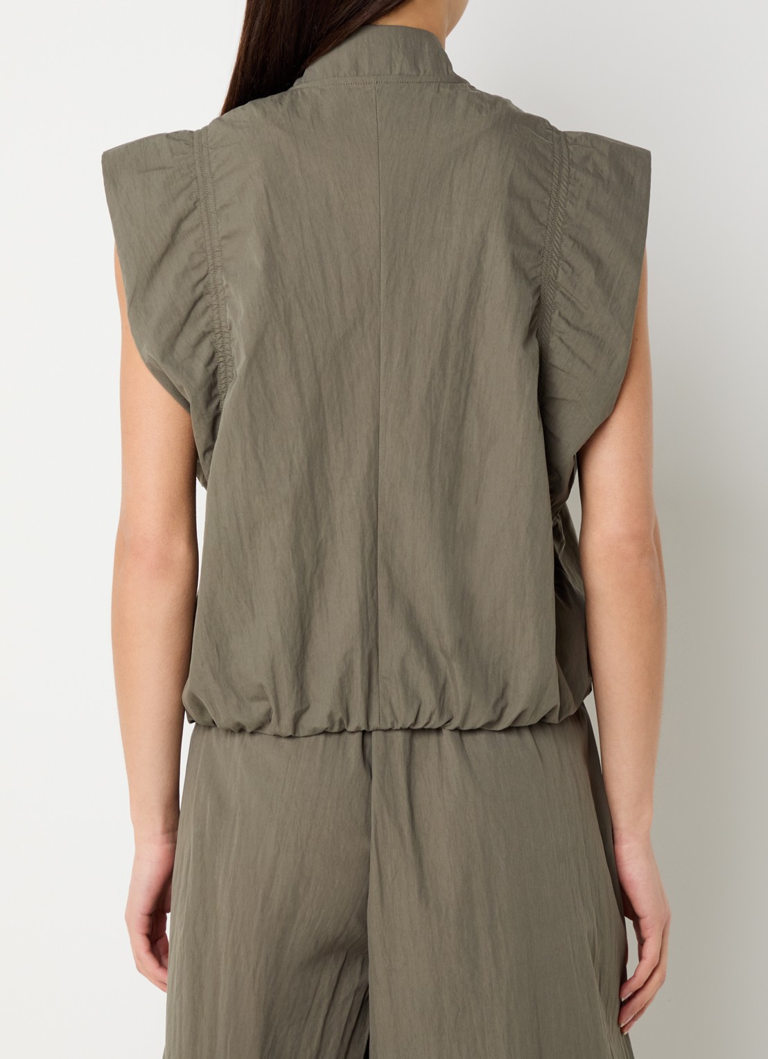 Co'Couture Acasia gilet met ruches en opstaande kraag - achterkant olijfgroen