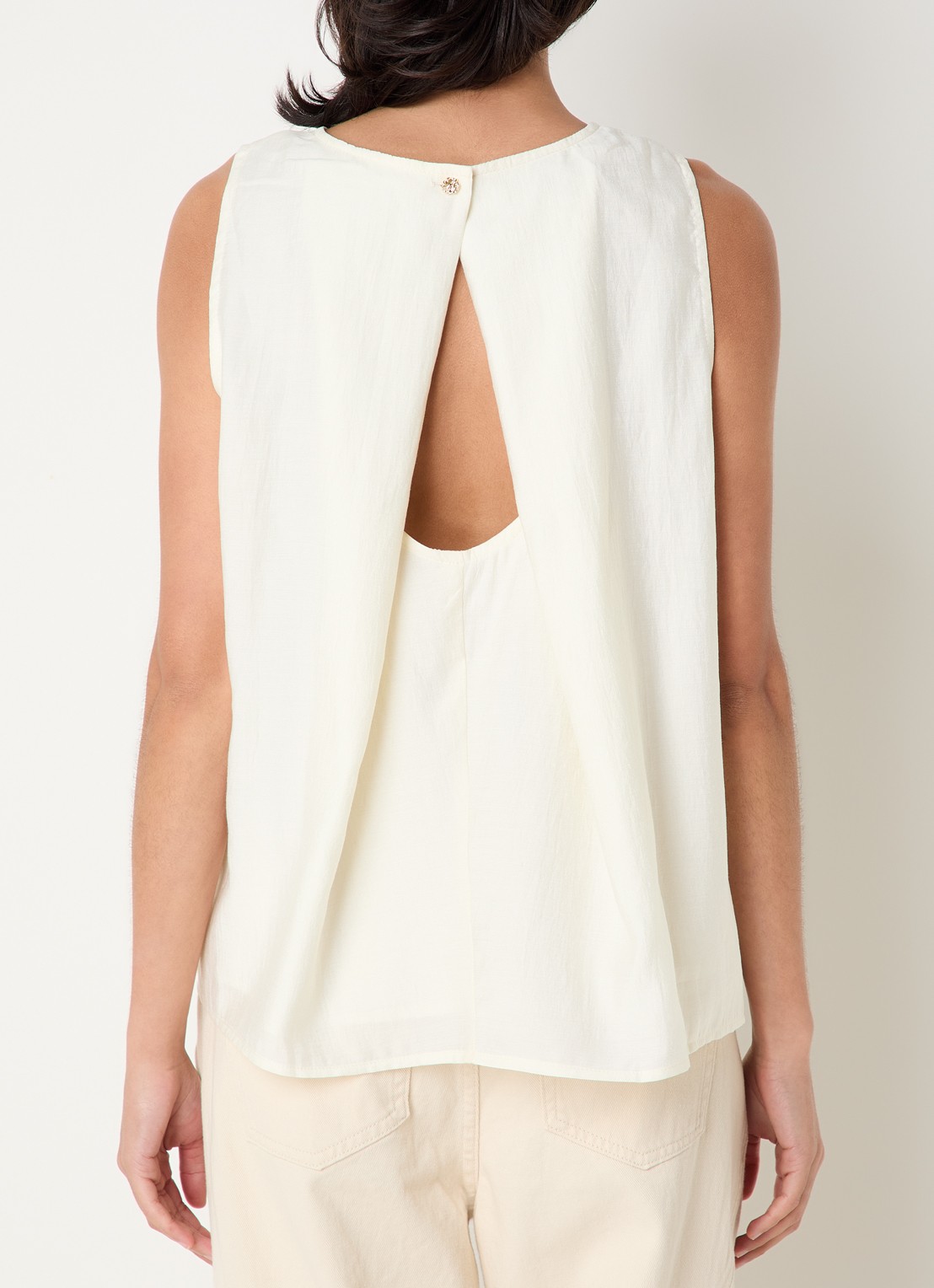 Co'Couture Aura A-lijn top met rugdecolleté  - detail gebroken wit