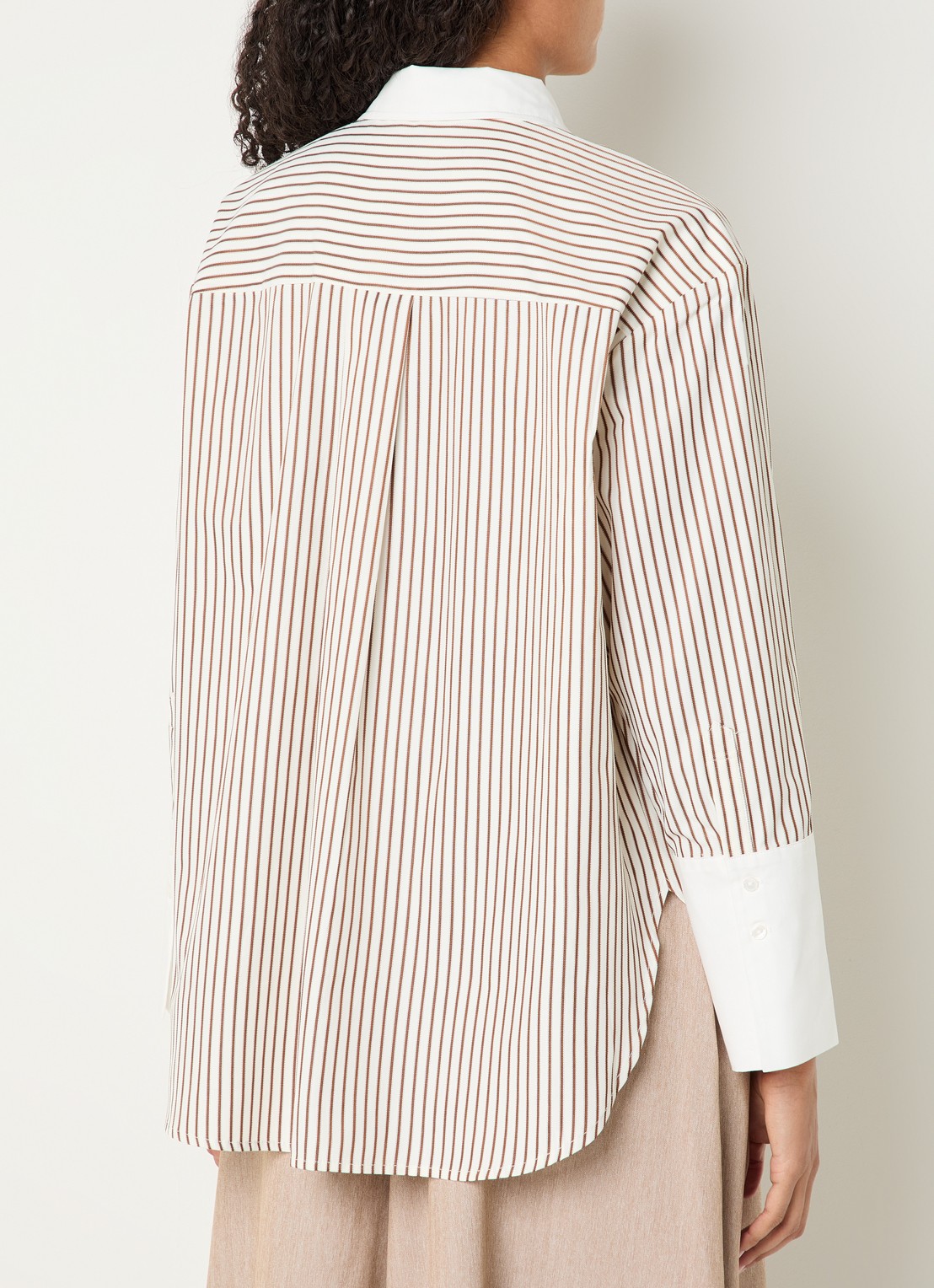 Co'Couture Avara blouse met streepprint - achterkant hazelnootbruin