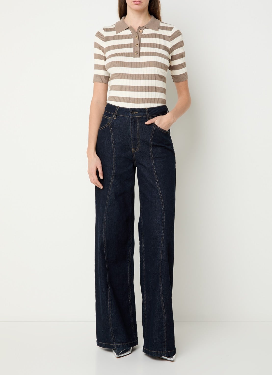 Co'Couture Bonny ribgebreide top met streepprint en polokraag - voorkant 4 lichtbruin