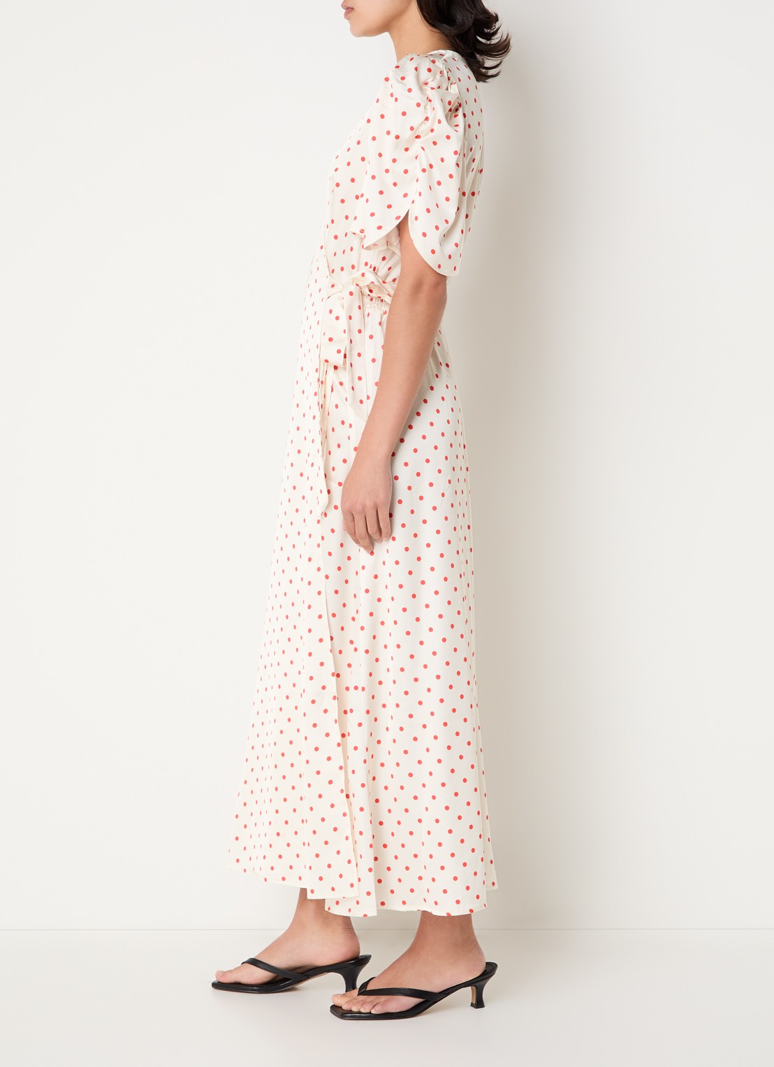 Co'Couture Cambria midi jurk van satijn met stippenprint en strikceintuur - voorkant 3 gebroken wit