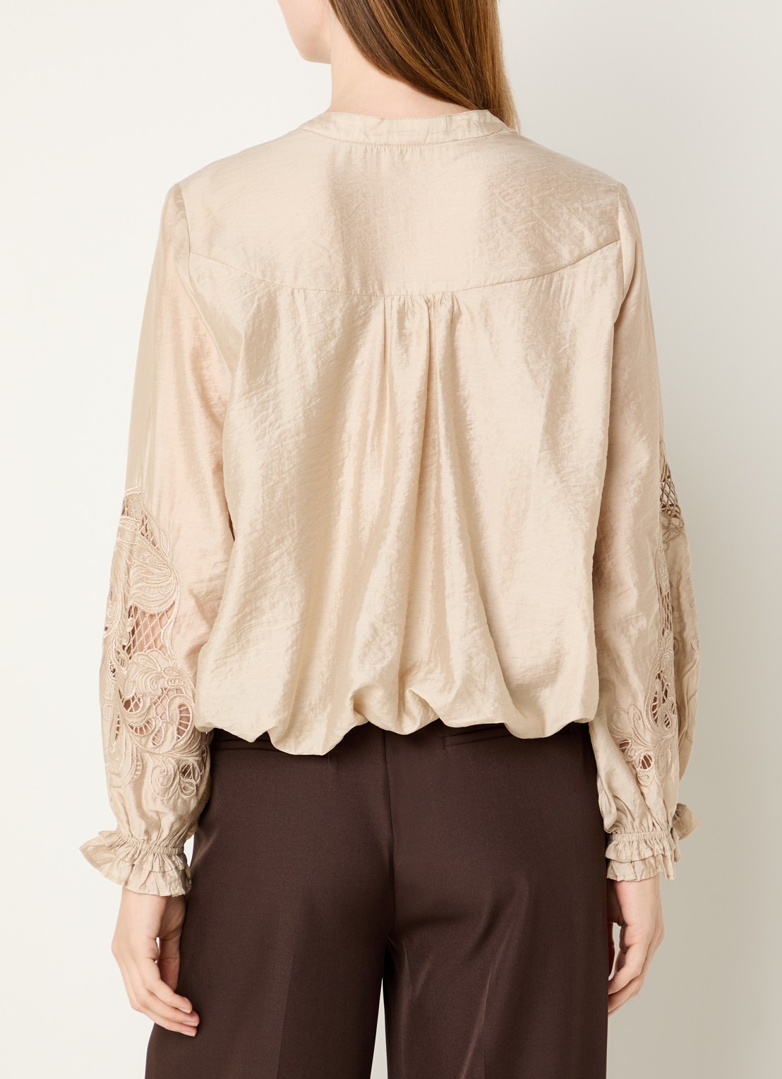 Co'Couture Delin blouse met broderie en ballonmouw - achterkant 3 beige
