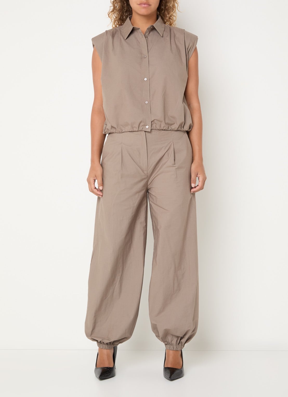 Co'Couture High waist tapered fit broek met steekzakken - voorkant 2 beige