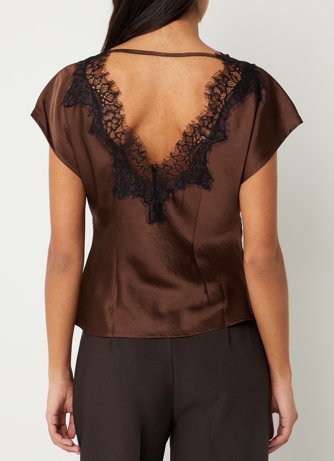 Co'Couture Iduncc top van satijn met kant - detail 3 bruin