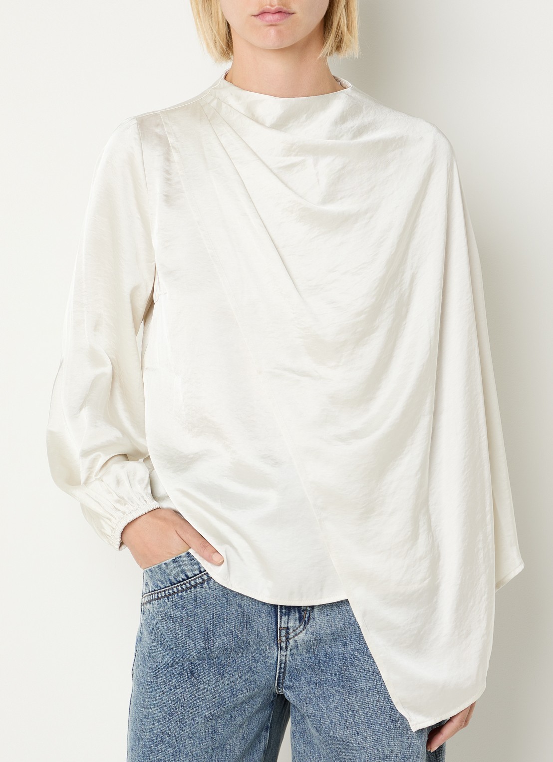 Co'Couture Iduncc top van satijn - detail gebroken wit