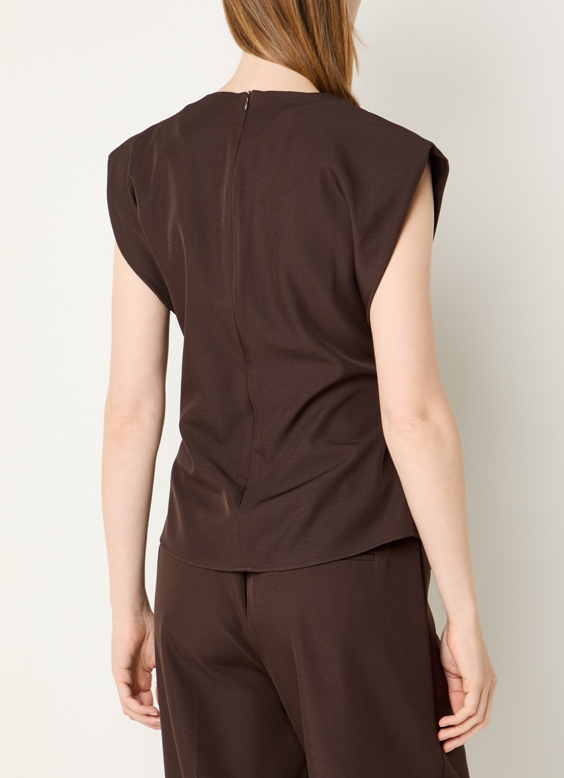 Co'Couture Luna asymmetrische top met gestrikt detail - achterkant 3 kastanjebruin
