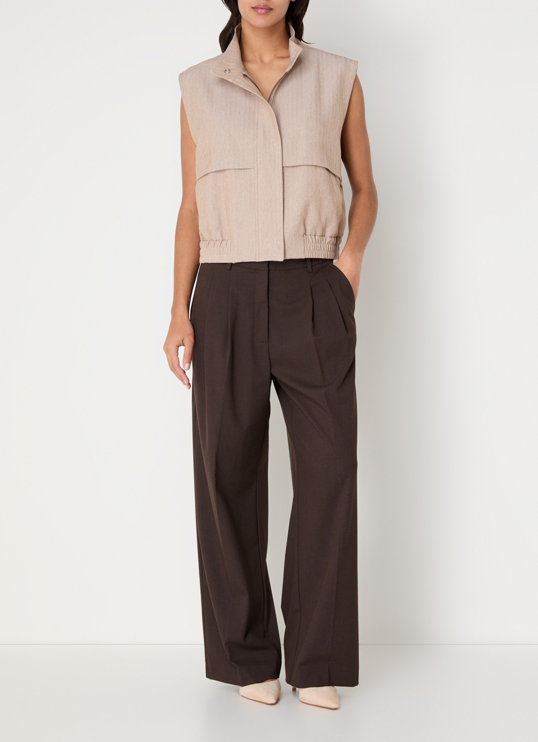 Co'Couture Marlo gilet met steekzakken  - voorkant 3 zand