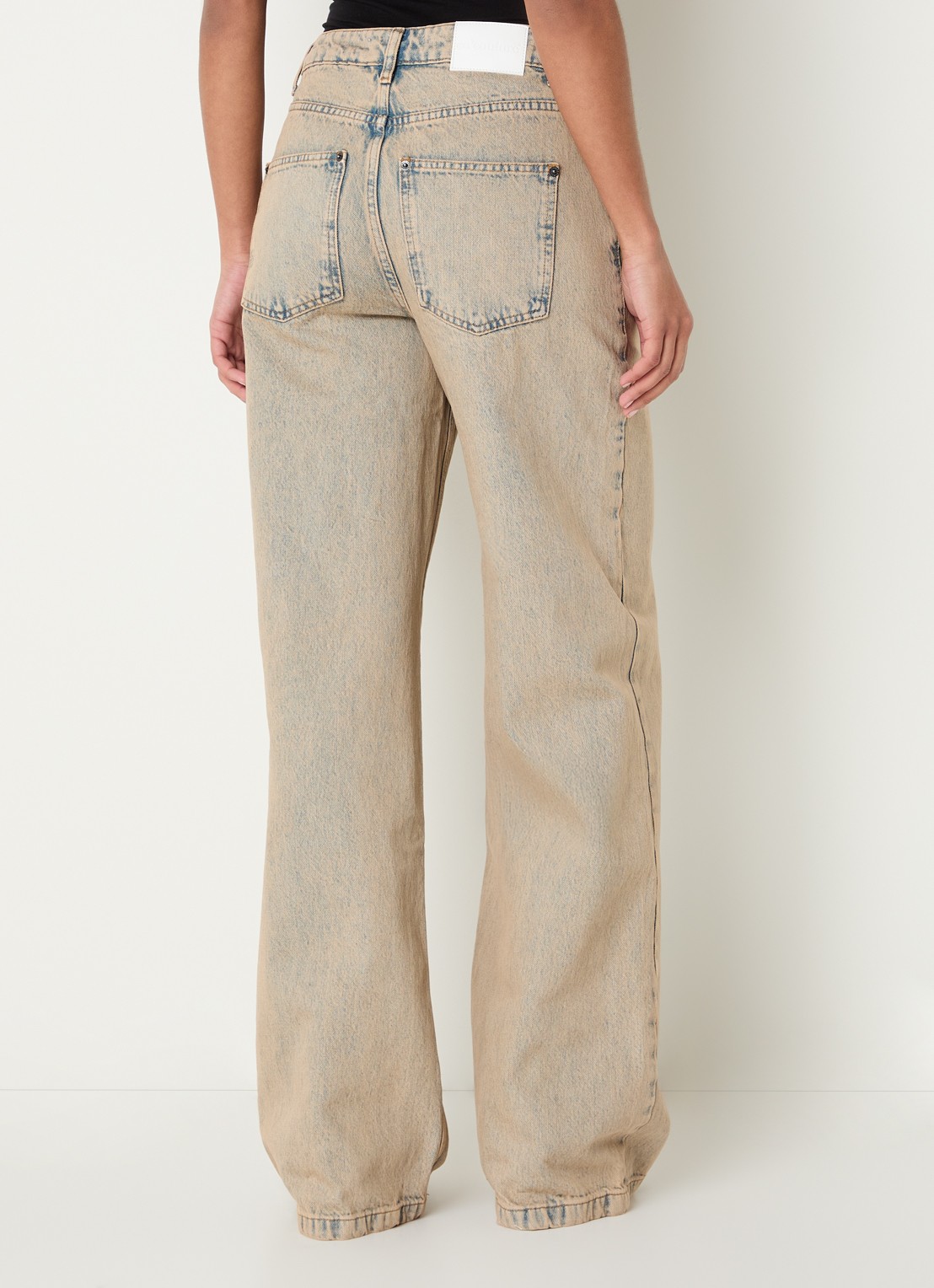 Co'Couture Maura high waist straight leg jeans met verwassen afwerking - achterkant 5 zand