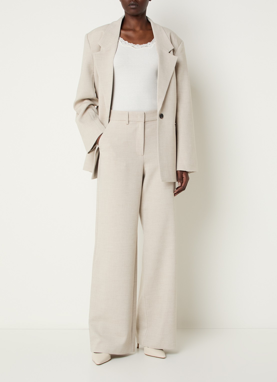 Co'Couture Mava oversized blazer met paspelzakken - voorkant 2 beige