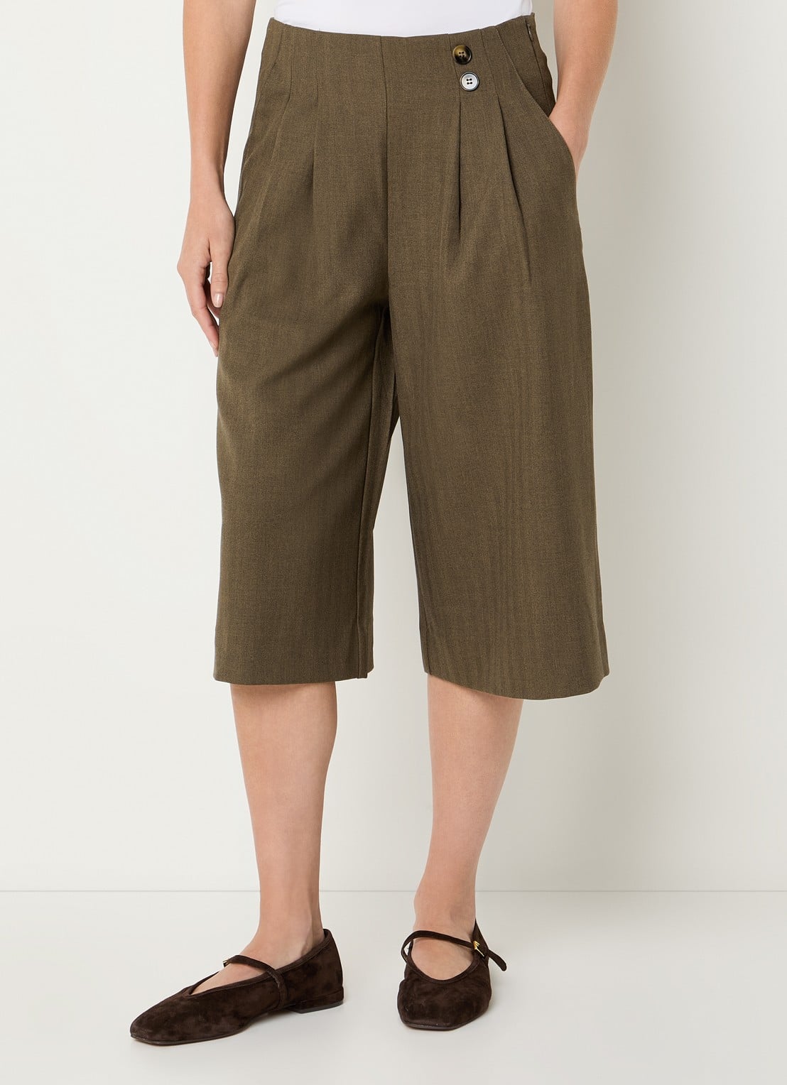 Co'Couture Prestancc high waist loose fit korte broek met plooidetail - detail donkerbeige