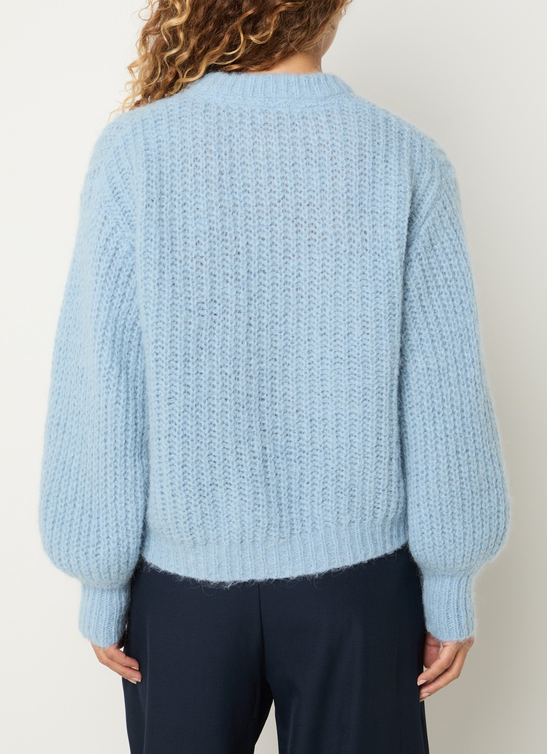 Co'Couture Raina fijngebreid vest in wolblend - achterkant 2 lichtblauw