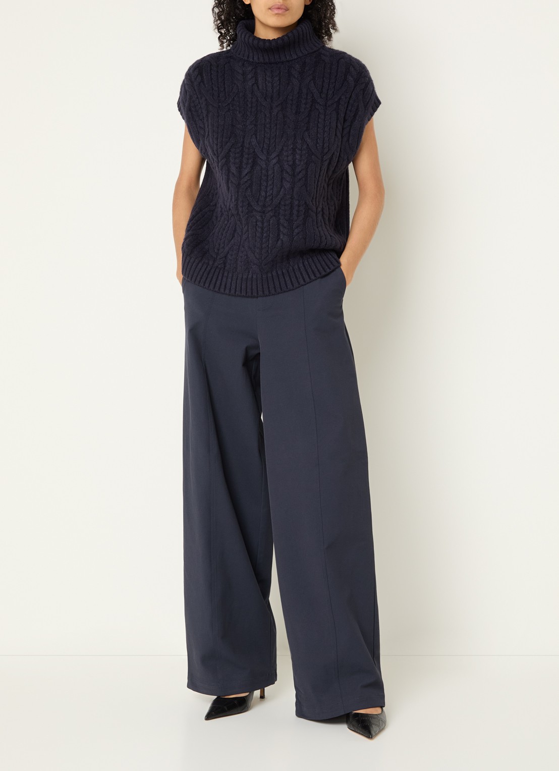 Co'Couture Row oversized kabelgebreide spencer met col - voorkant 3 blauw
