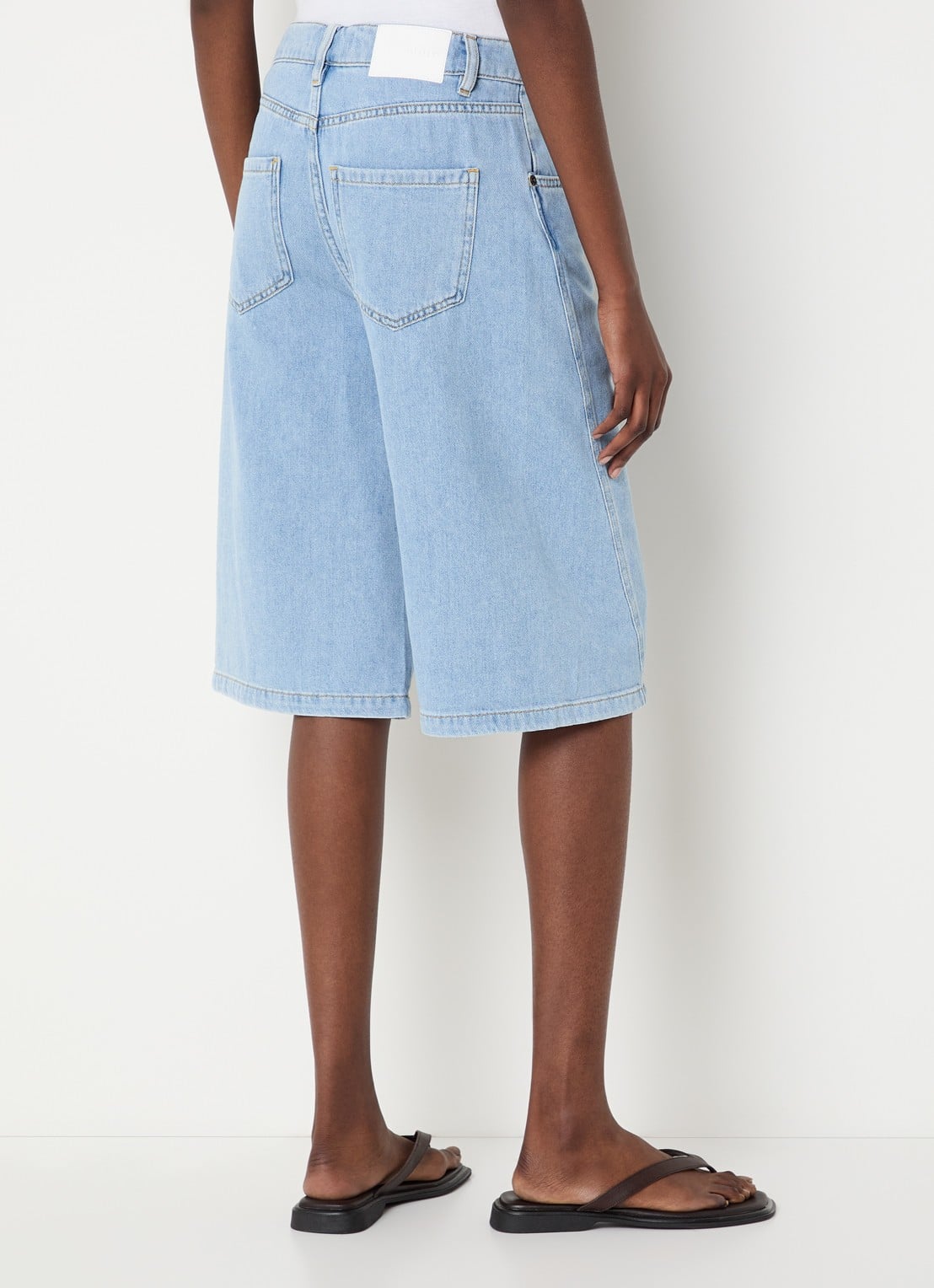 Co'Couture SharonCC high waist straight leg korte broek van denim met lichte wassing - achterkant indigo
