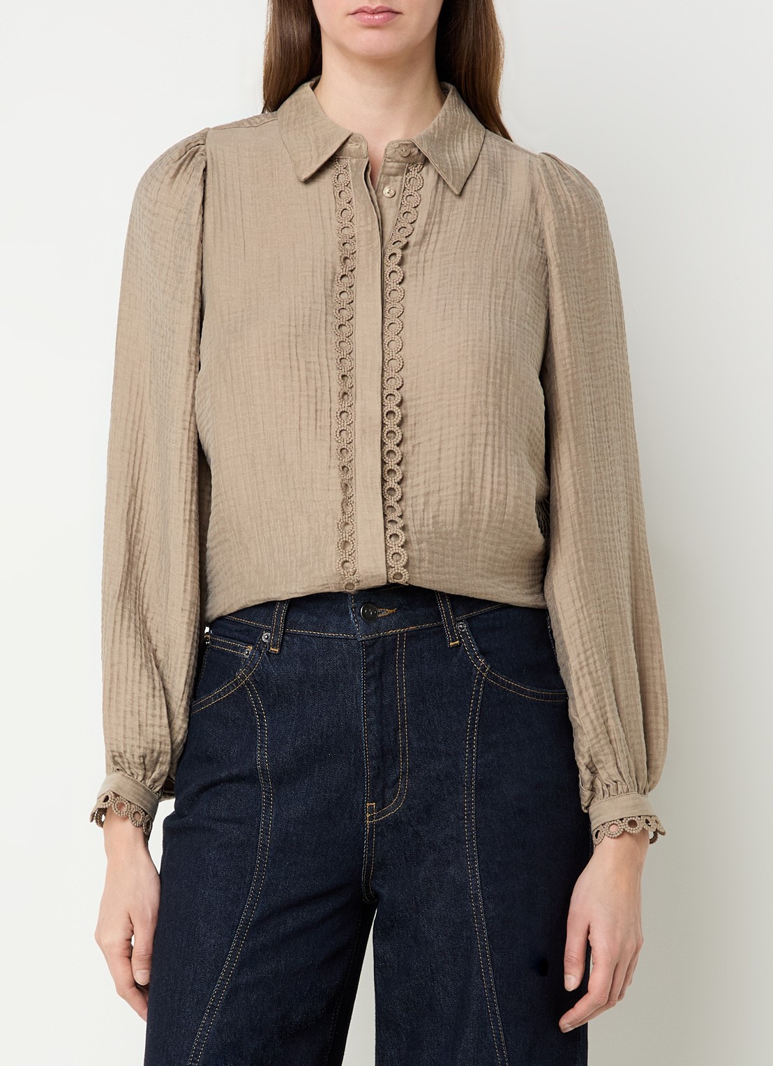Co'Couture Tassy blouse met structuur - detail 4 zand
