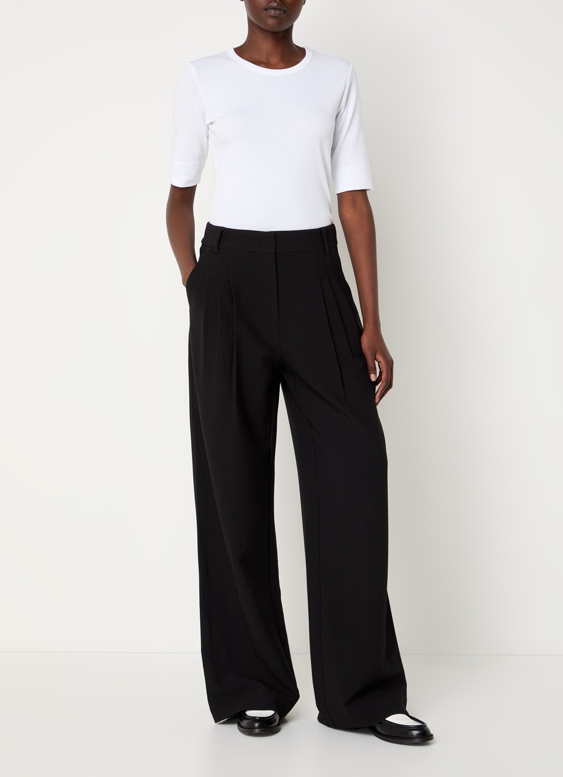 Co'Couture Vola high waist loose fit pantalon met plooidetail - voorkant 3 zwart