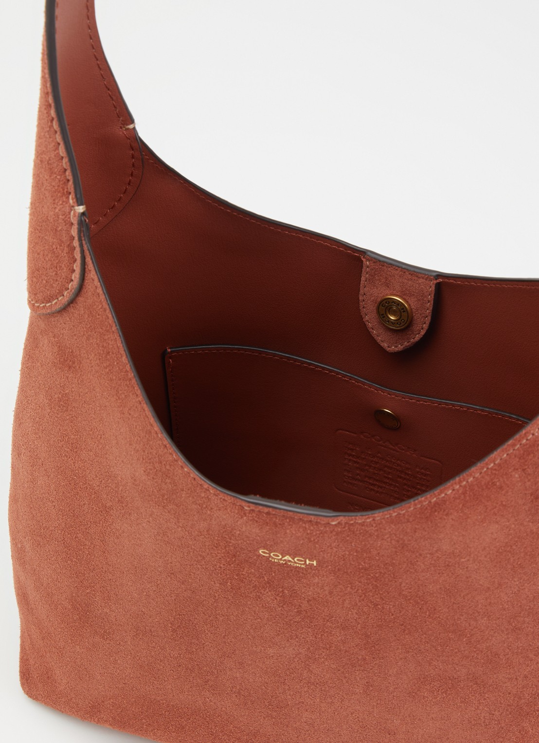 Coach Brooklyn 28 schoudertas van suéde  - detail steenrood