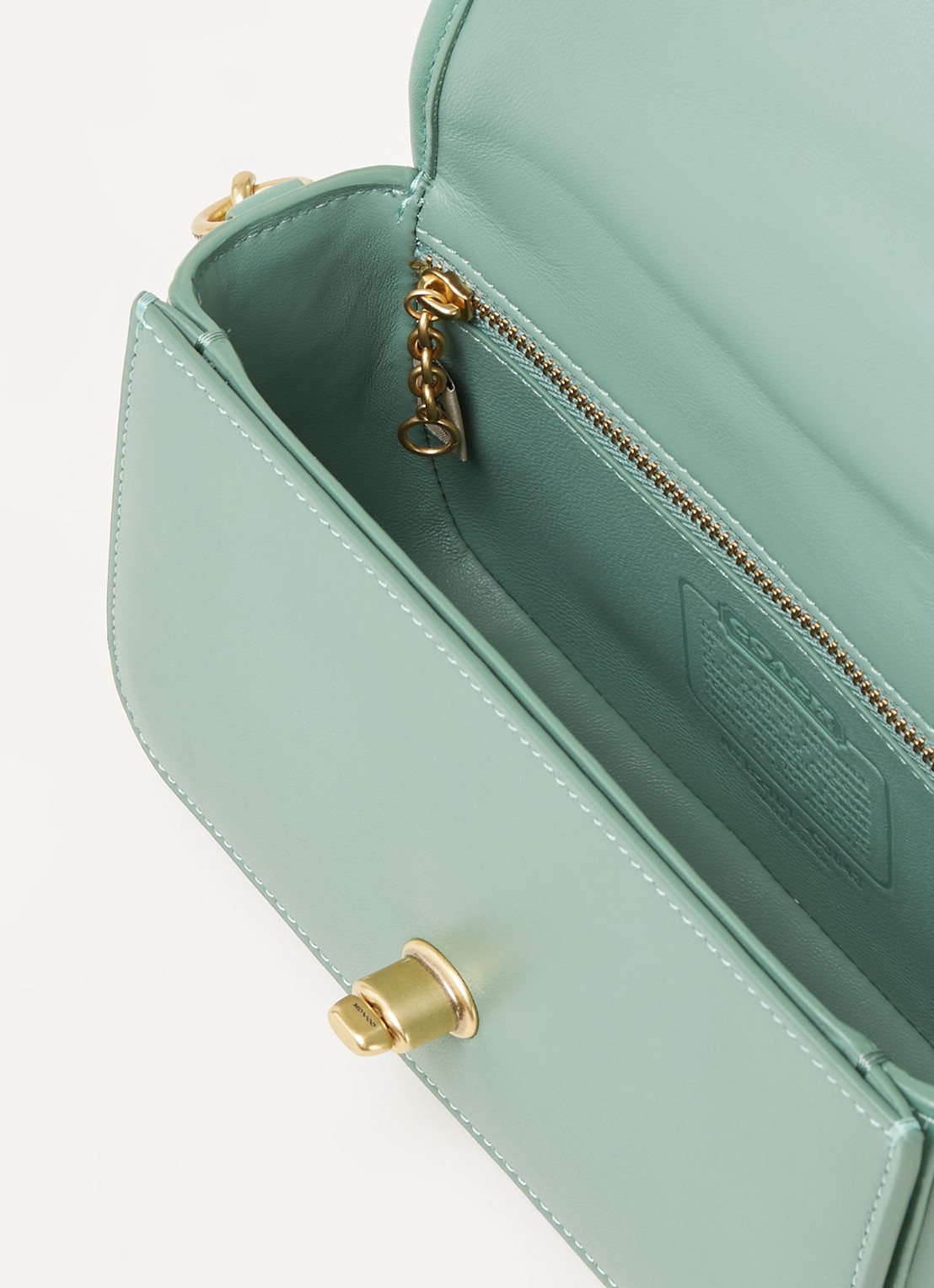 Coach Dinky 18 crossbodytas van quilted leer - detail mint