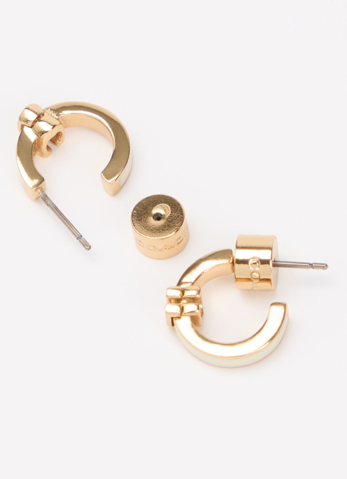 Coach Enamel C Huggie oorringen - detail 2 goud
