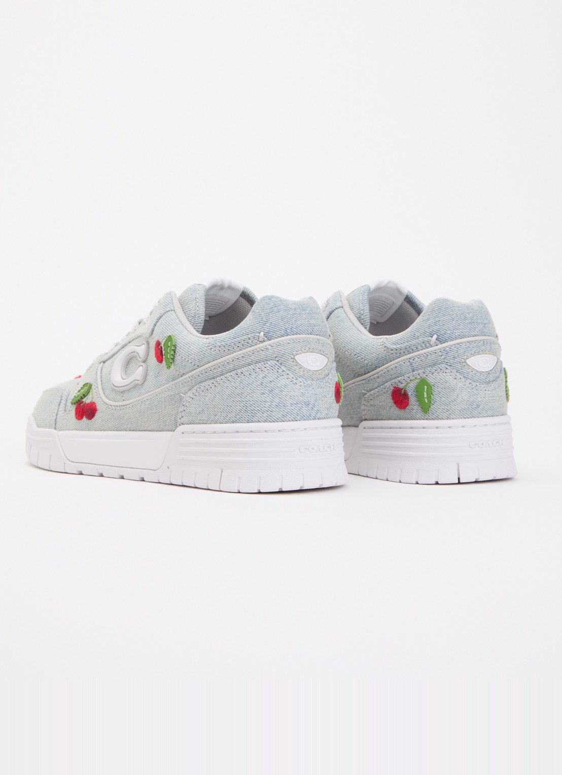 Coach Soho sneaker met borduring en logo - achterkant lichtblauw