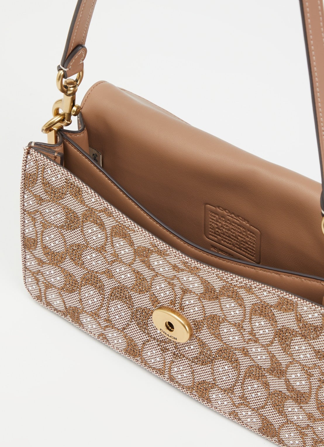 Coach Tabby 26 schoudertas met pailletten en afneembare schouderriem  - detail lichtbruin