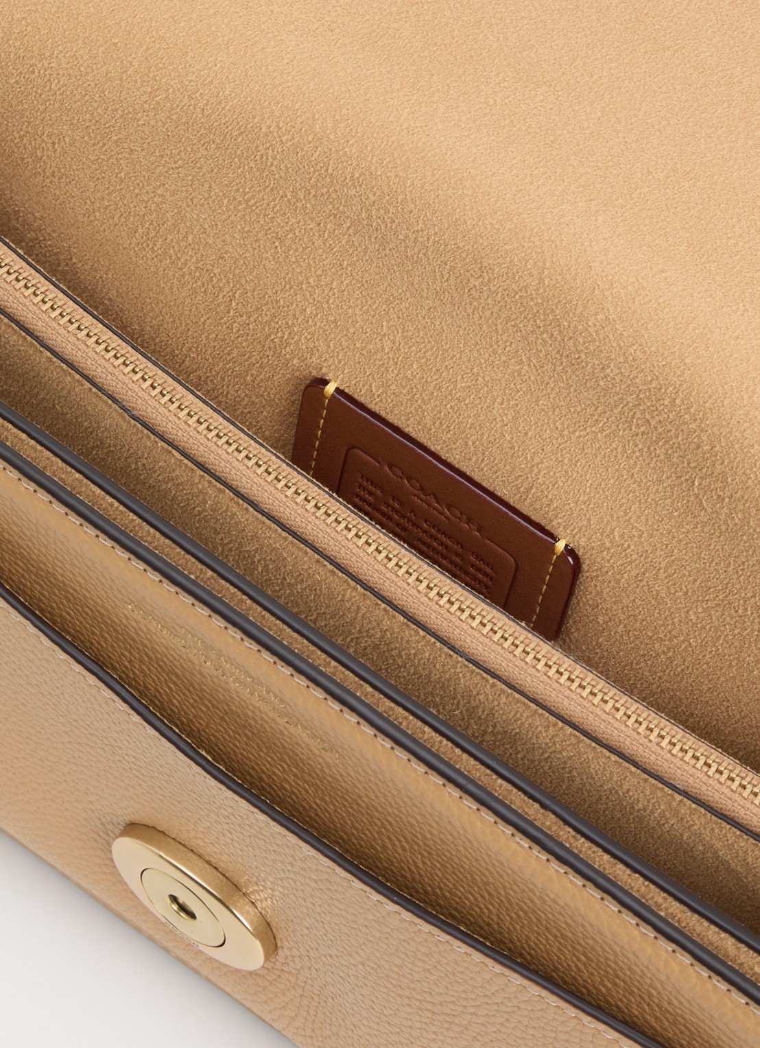 Coach Tabby 26 schoudertas van leer met afneembare schouderriem - detail 4 geel