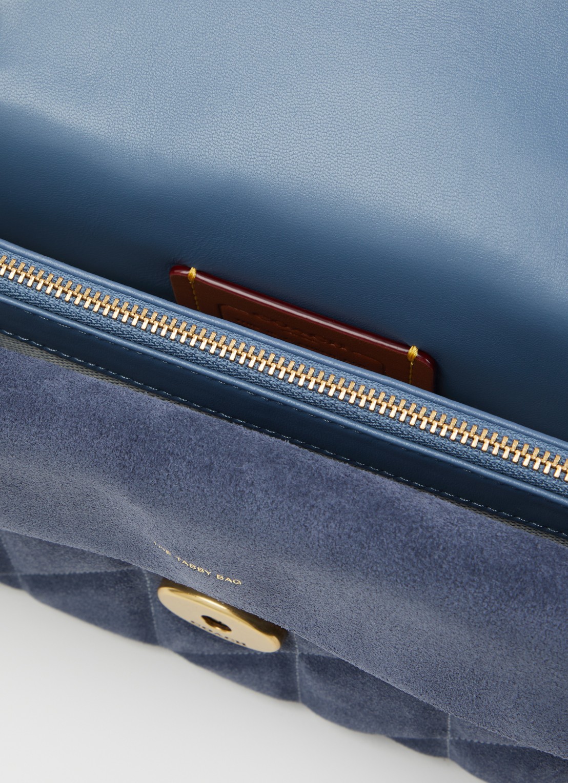 Coach Tabby 26 schoudertas van quilted suède  - detail 4 jeans