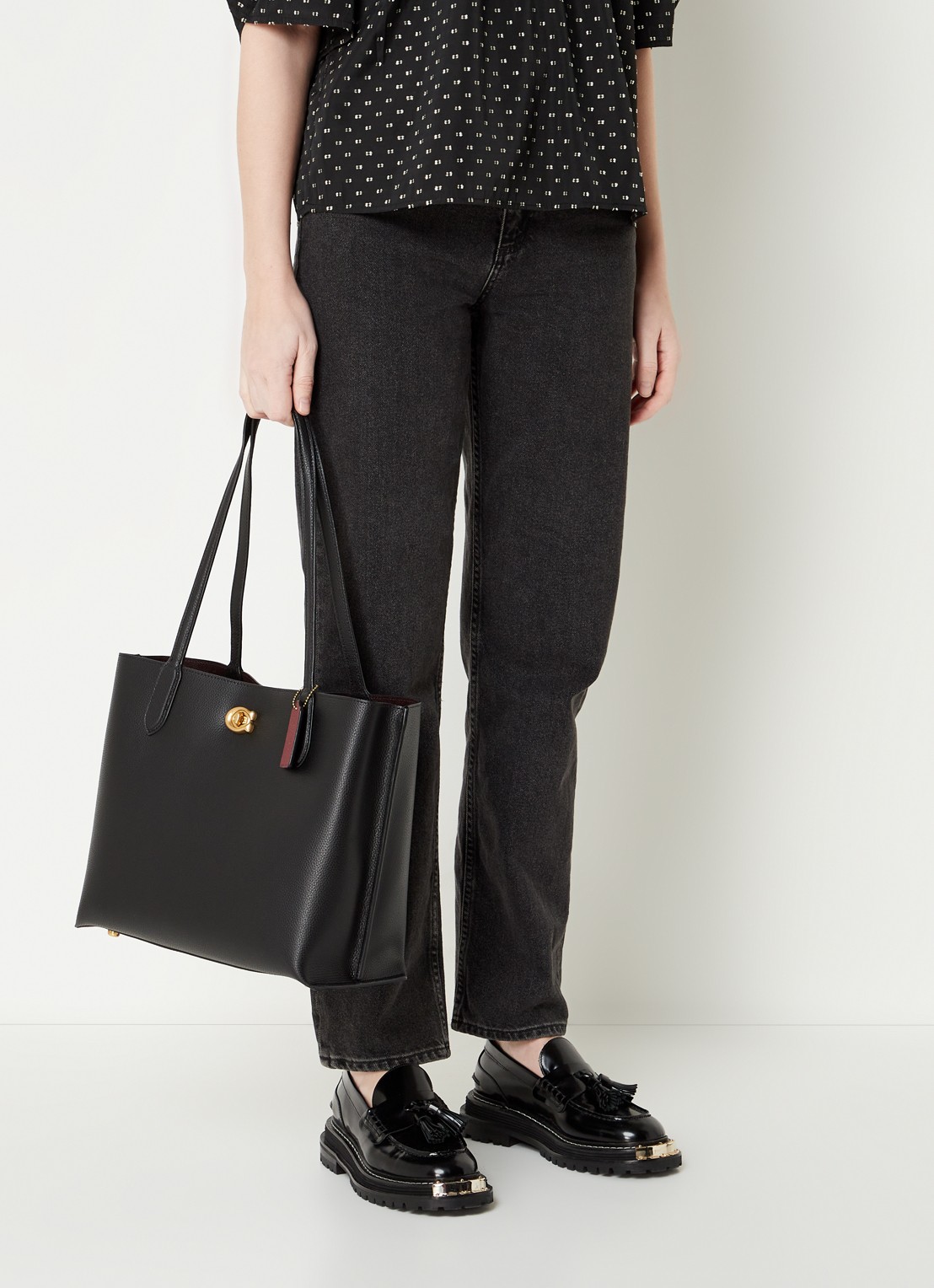 Coach Willow schoudertas van leer - voorkant 5 zwart