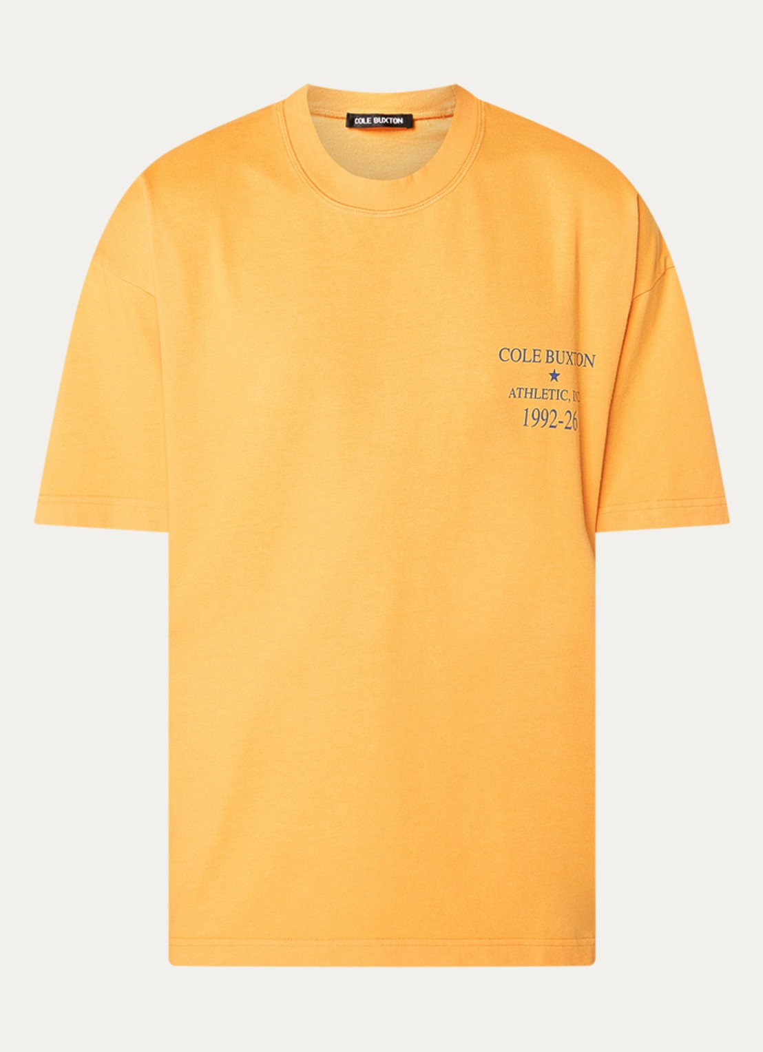 Cole Buxton Athletic Inc. T-shirt met logo- en backprint - voorkant 2 okergeel