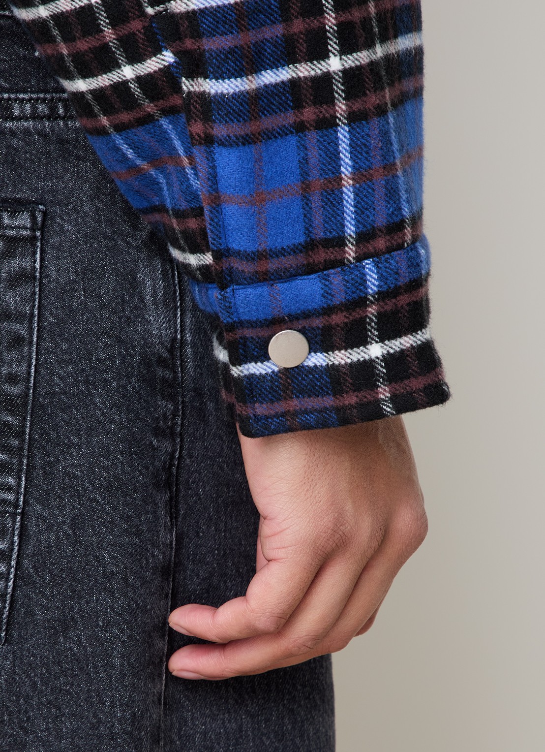 Cole Buxton Gewatteerd overshirt met ruitdessin - detail 2 kobaltblauw