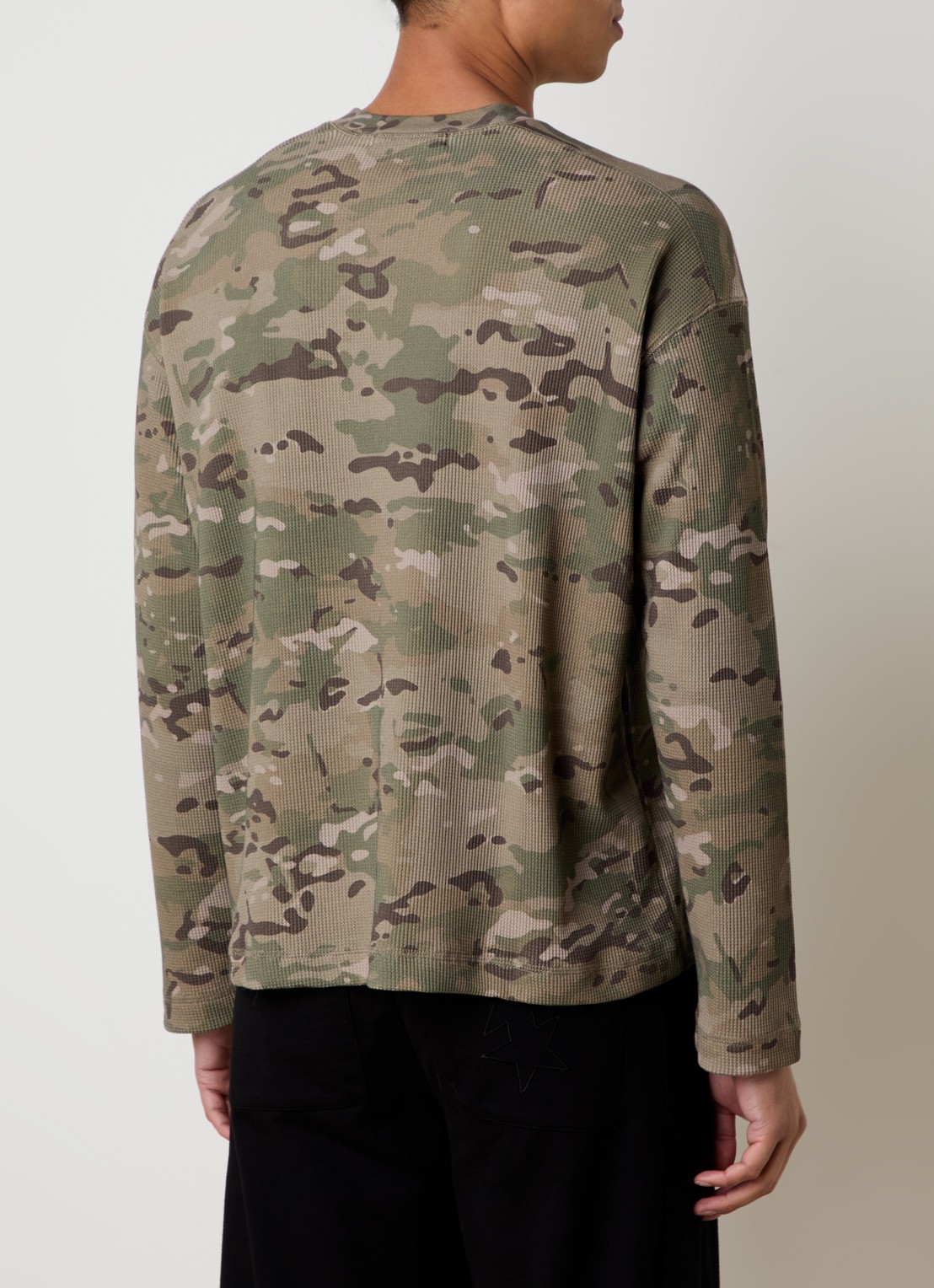Cole Buxton Longsleeve met camouflageprint - achterkant 3 khaki