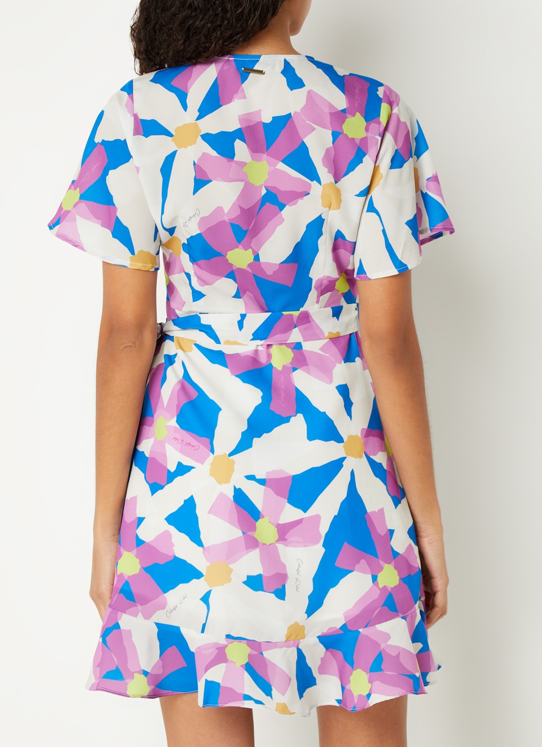 Colourful Rebel Telsi mini wikkeljurk met bloemenprint en vlindermouw - achterkant 5 blauw