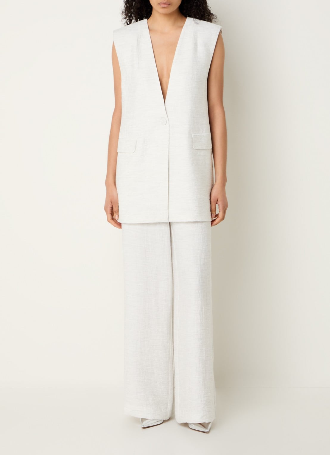 Copenhagen Muse Brie gilet met klepzakken en structuur - voorkant 2 gebroken wit