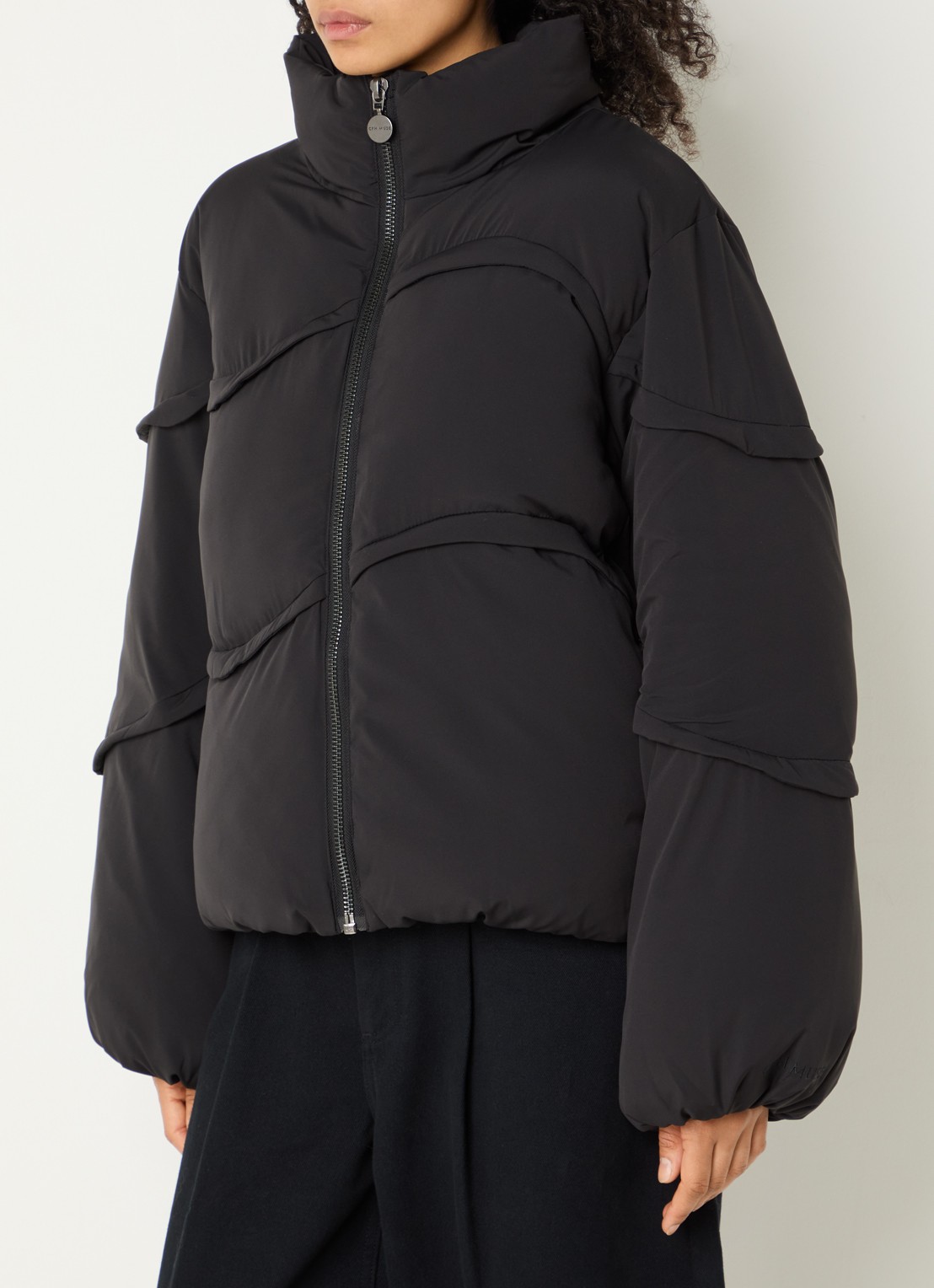 Copenhagen Muse CMCicco puffer jack met asymmetrisch detail - detail 4 zwart