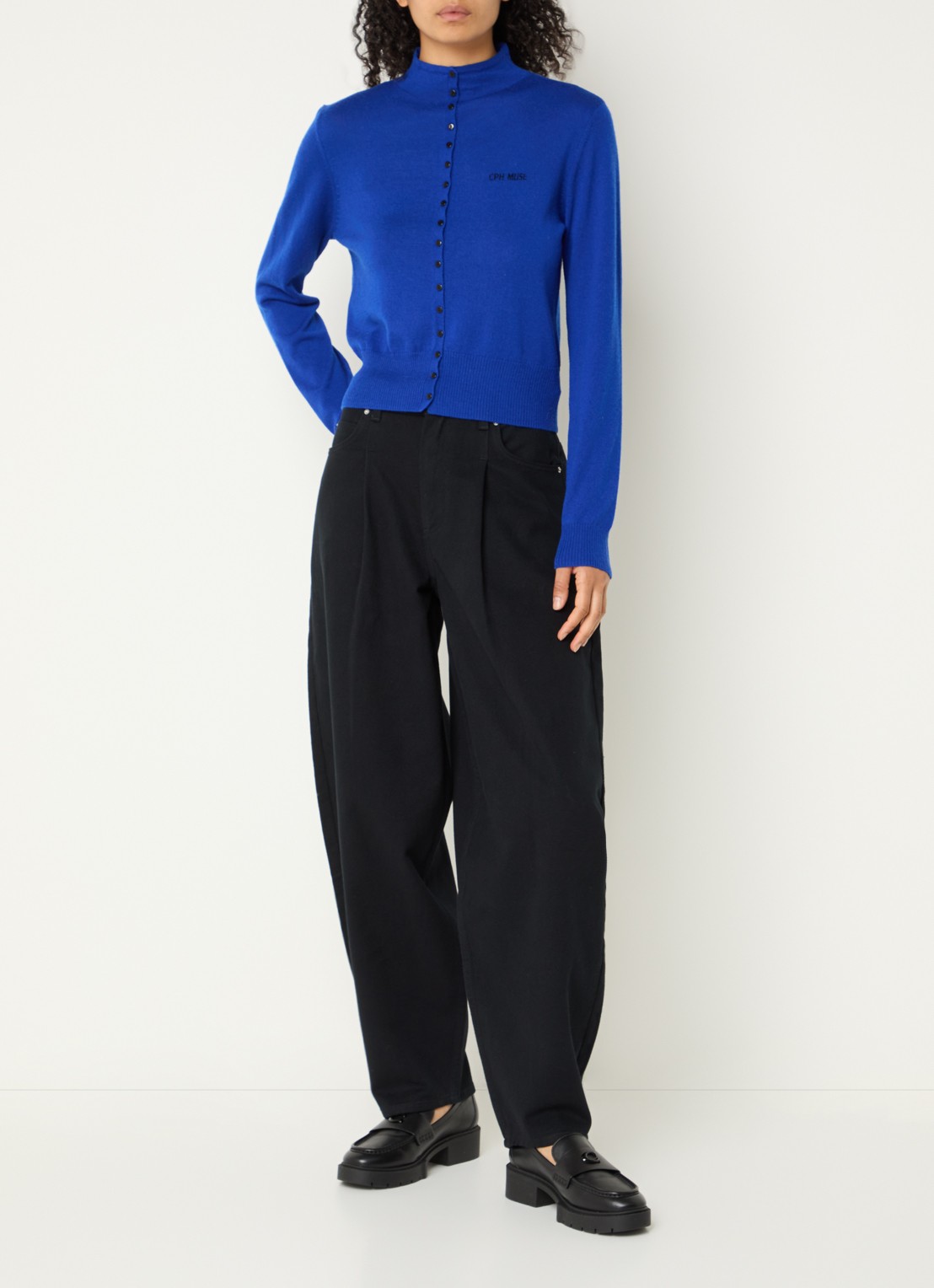 Copenhagen Muse CMKenna fijngebreid vest van wol met logo - voorkant 3 blauw