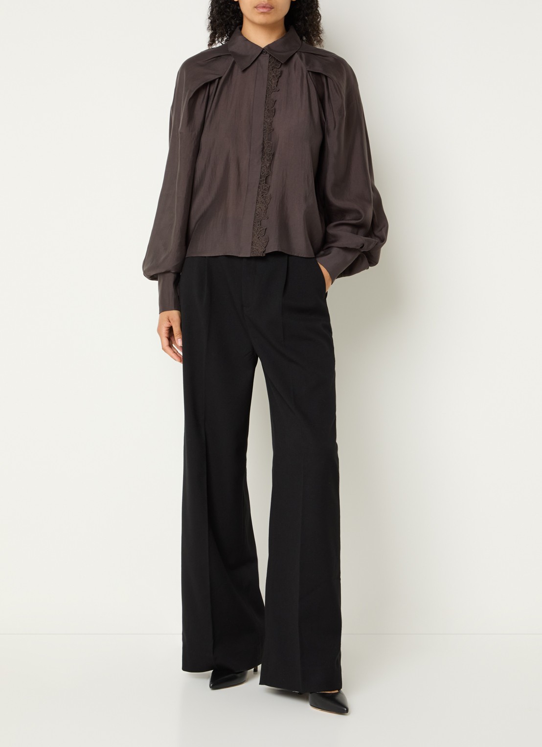 Copenhagen Muse CMMolly blouse van satijn met details van kant - voorkant 4 donkerbruin
