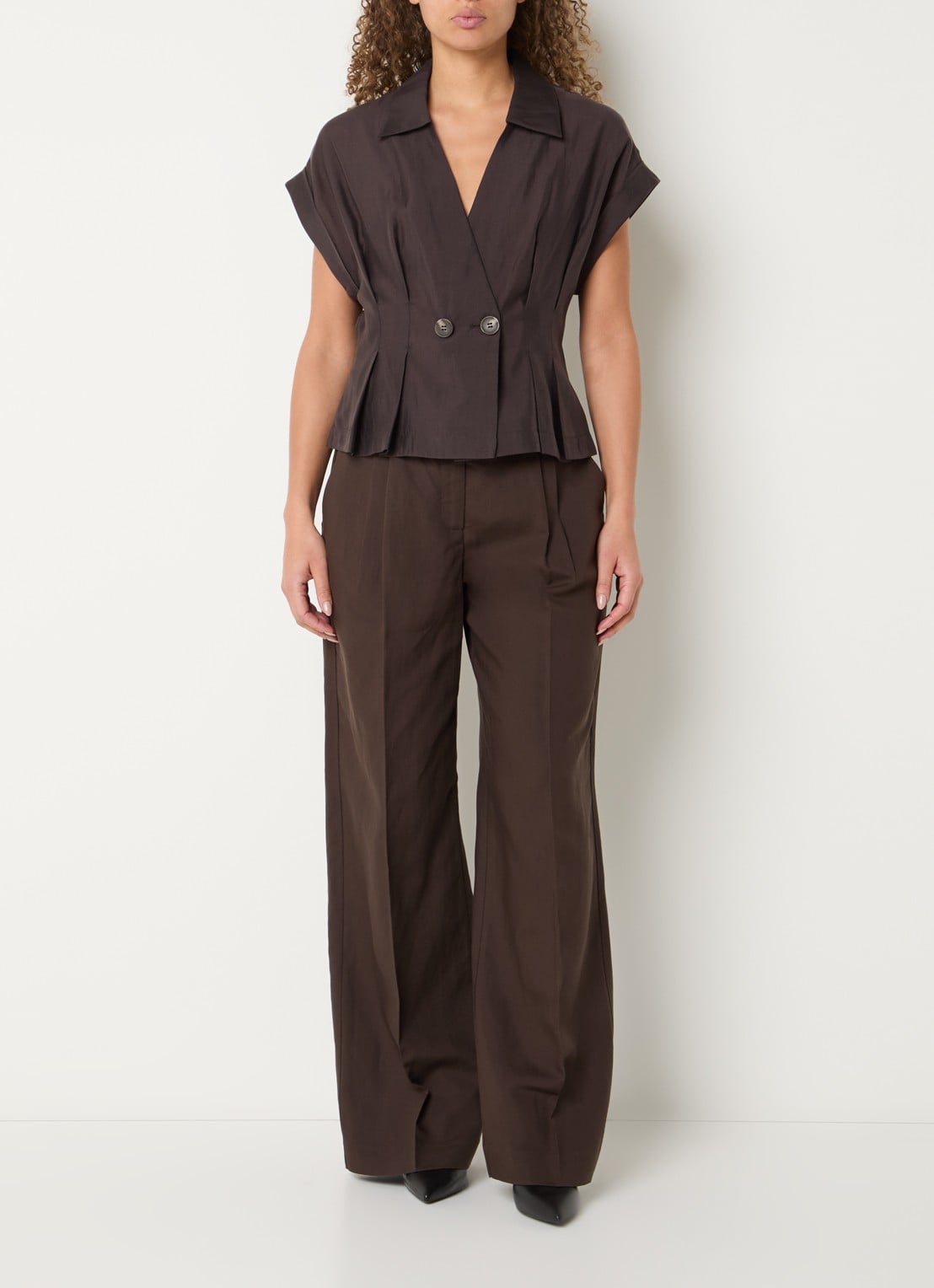 Copenhagen Muse Molly blouse met plooidetail - voorkant 6 bruin