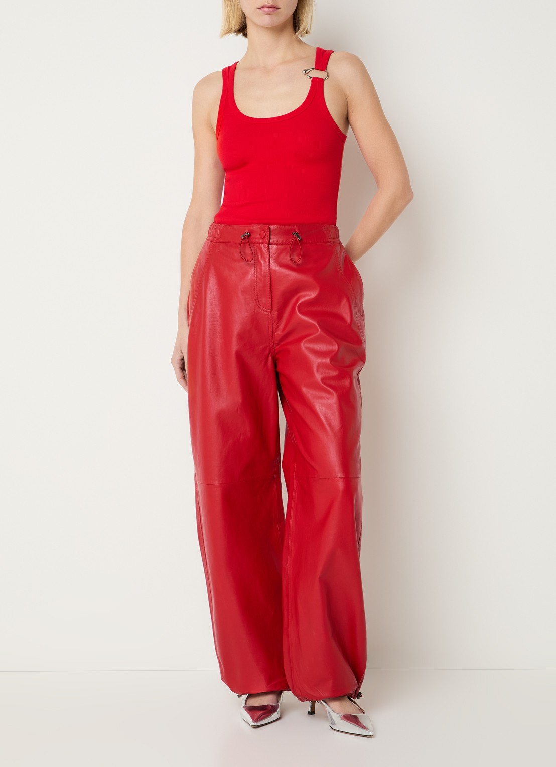 Copenhagen Muse Siv tanktop met ribstructuur en ringdetail - voorkant 4 rood