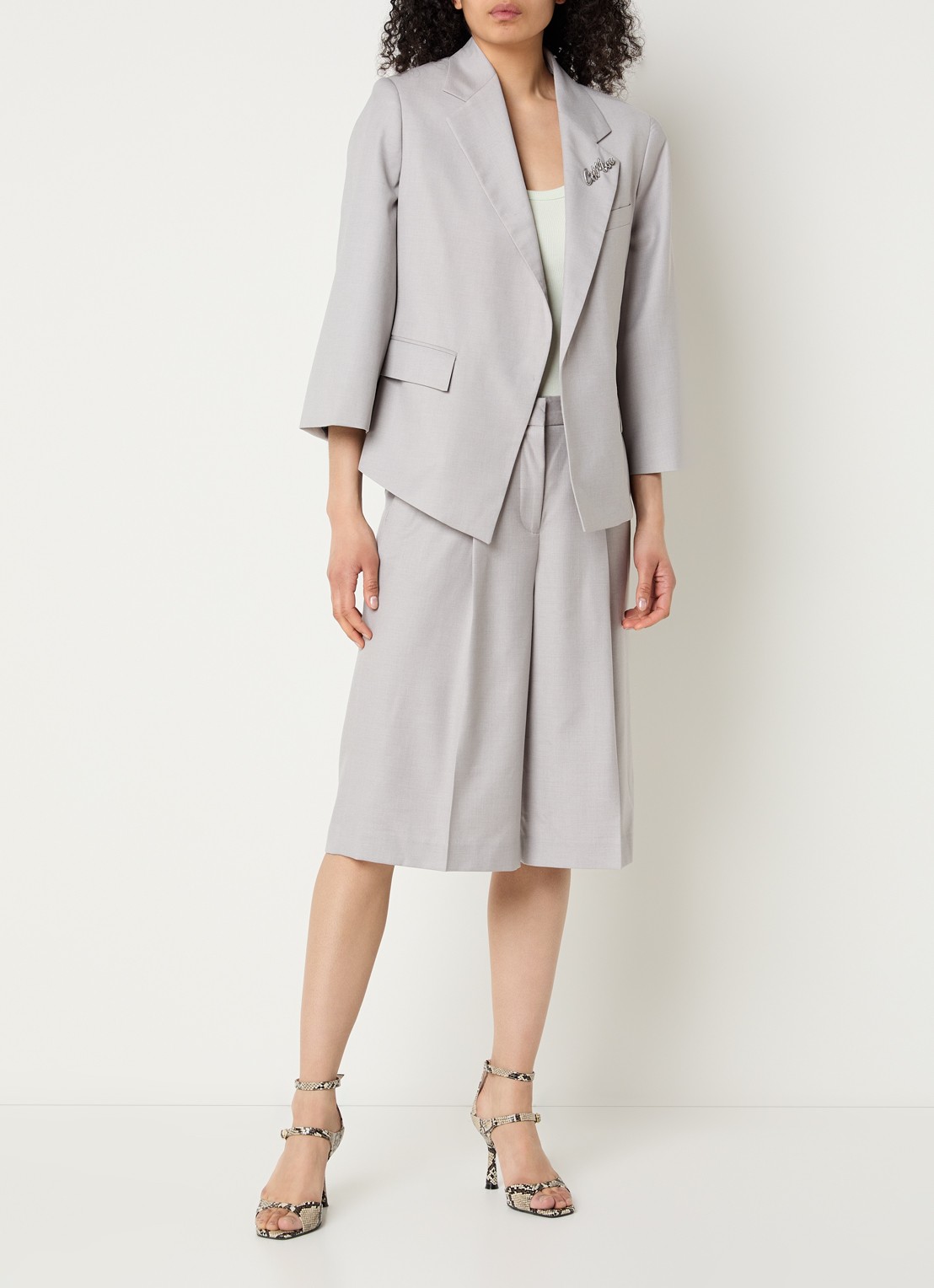 Copenhagen Muse Tenna blazer met schoudervulling en klepzakken - voorkant 2 lichtgrijs