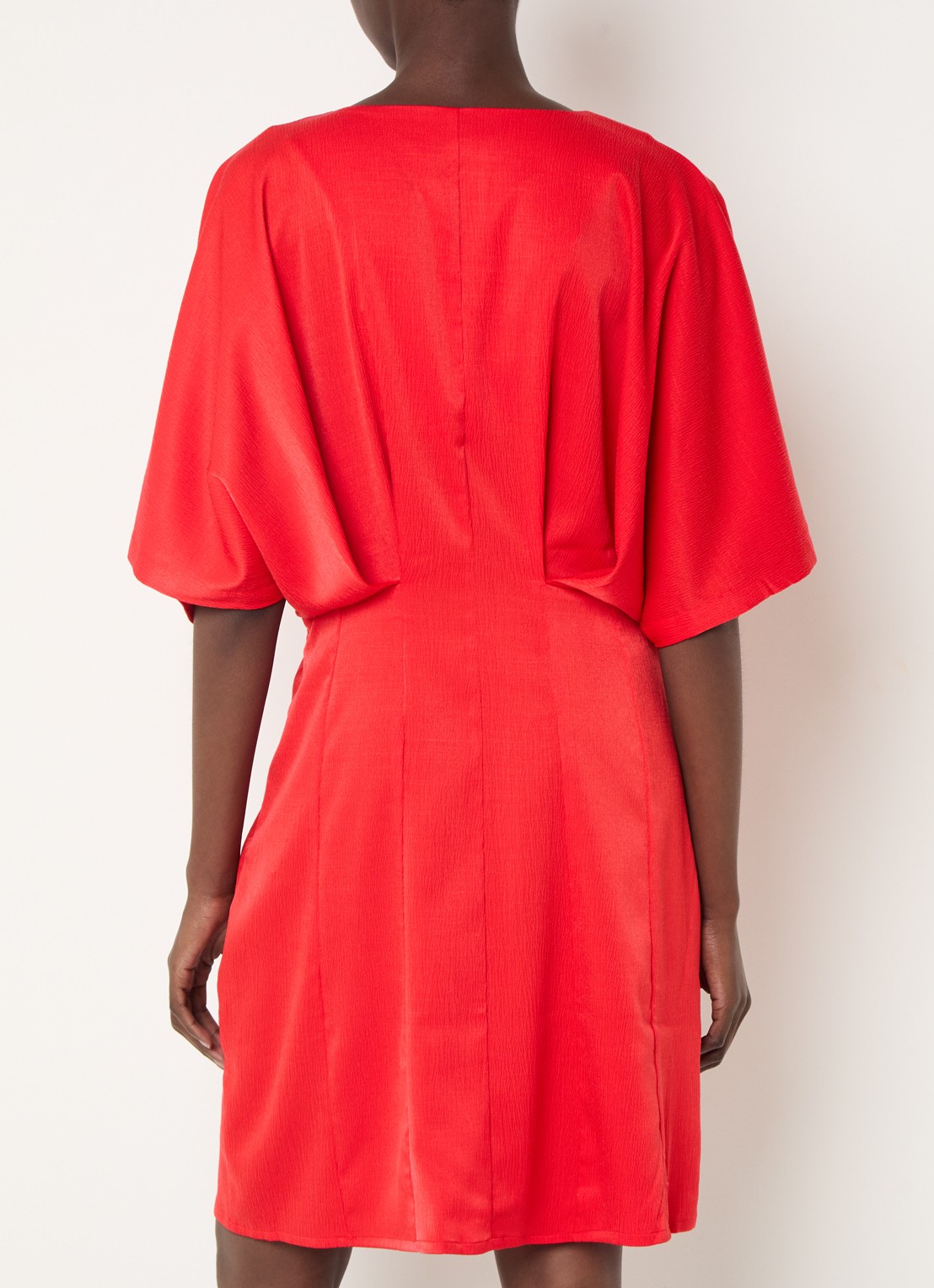 Copenhagen Muse Vianna mini tuniekjurk met ballonmouw - achterkant rood