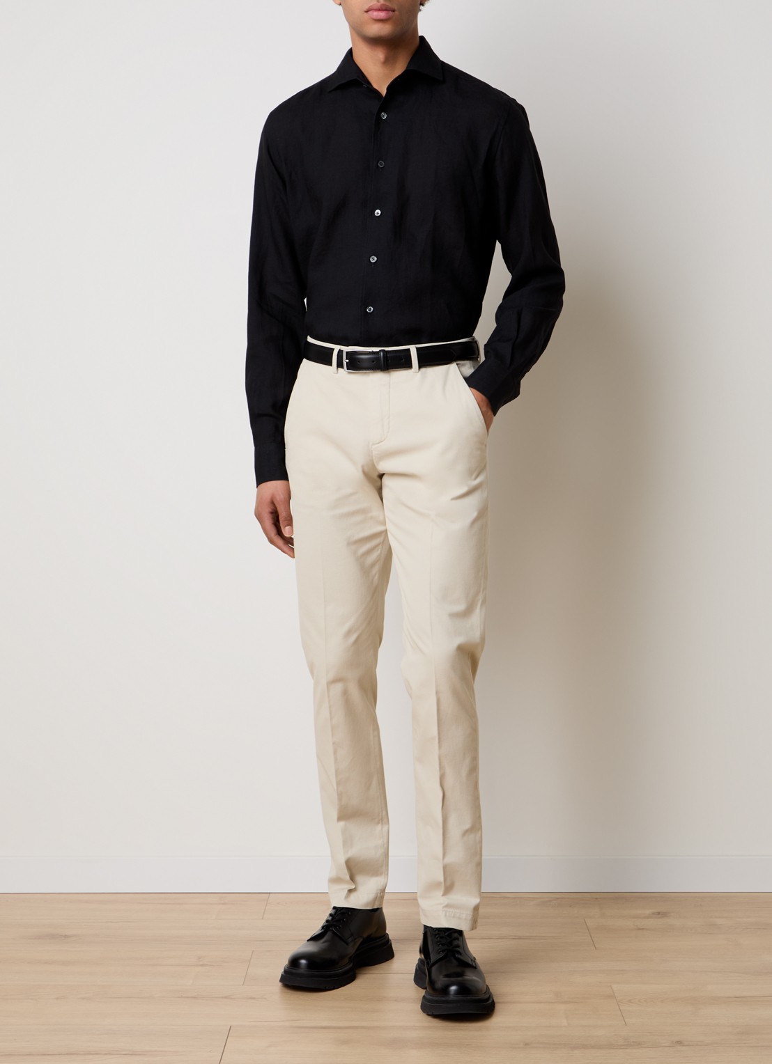 Corneliani Slim fit chino in linnenblend met steekzakken - voorkant 6 creme