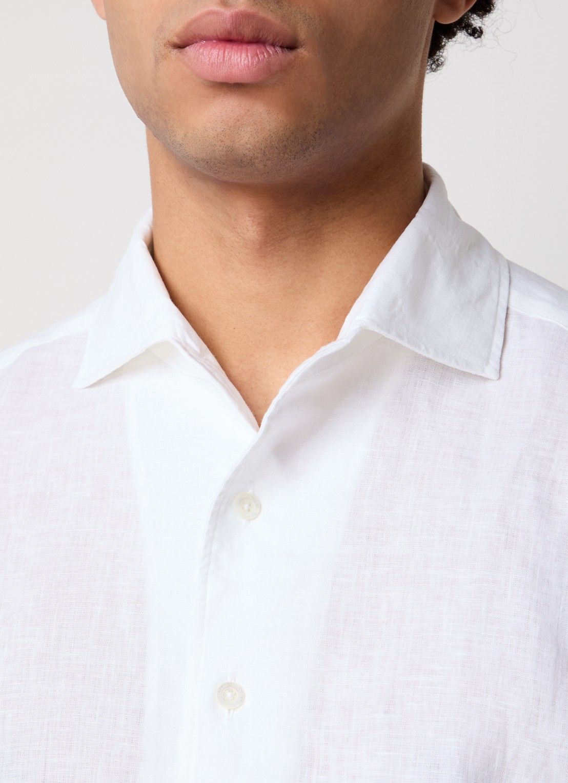 Corneliani Slim fit overhemd van linnen - detail 3 gebroken wit