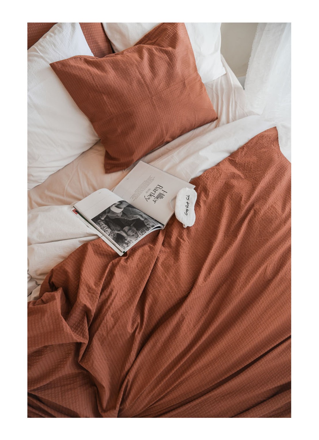 Crisp Sheets CRISP dekbedovertrekset van katoen - inclusief kussenslopen - detail oranjebruin