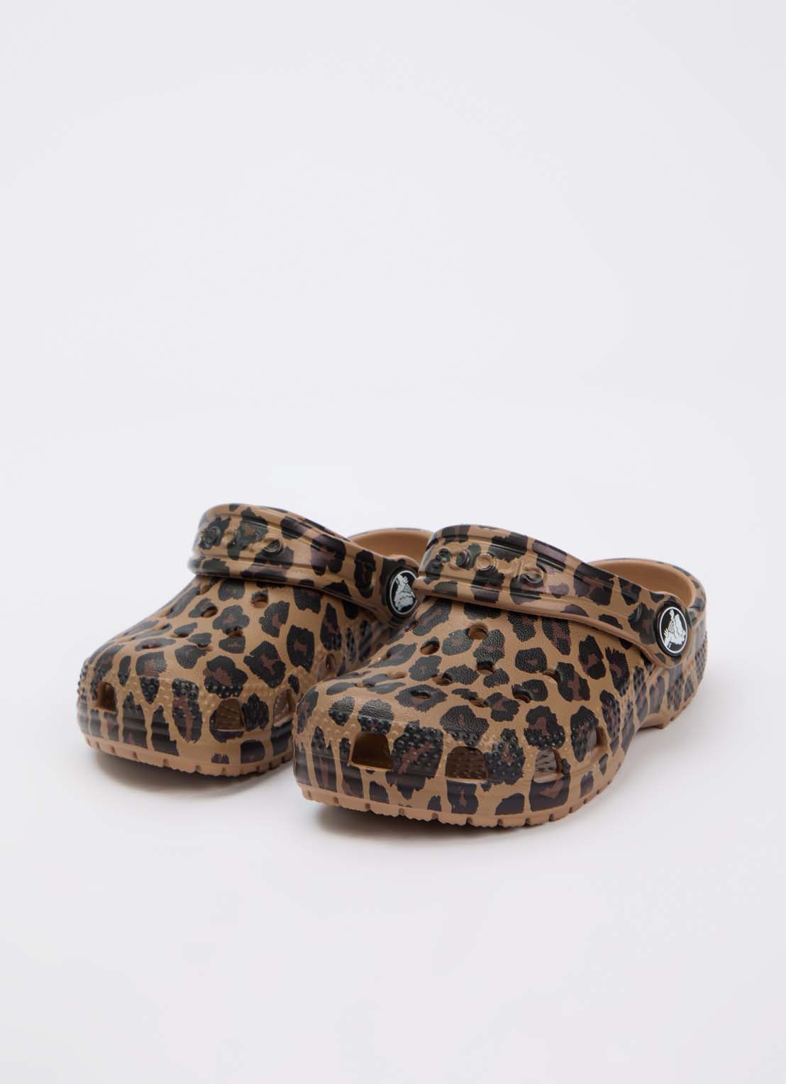 Crocs Classic Animal Clog instapper met panterprint - voorkant 3 bruin