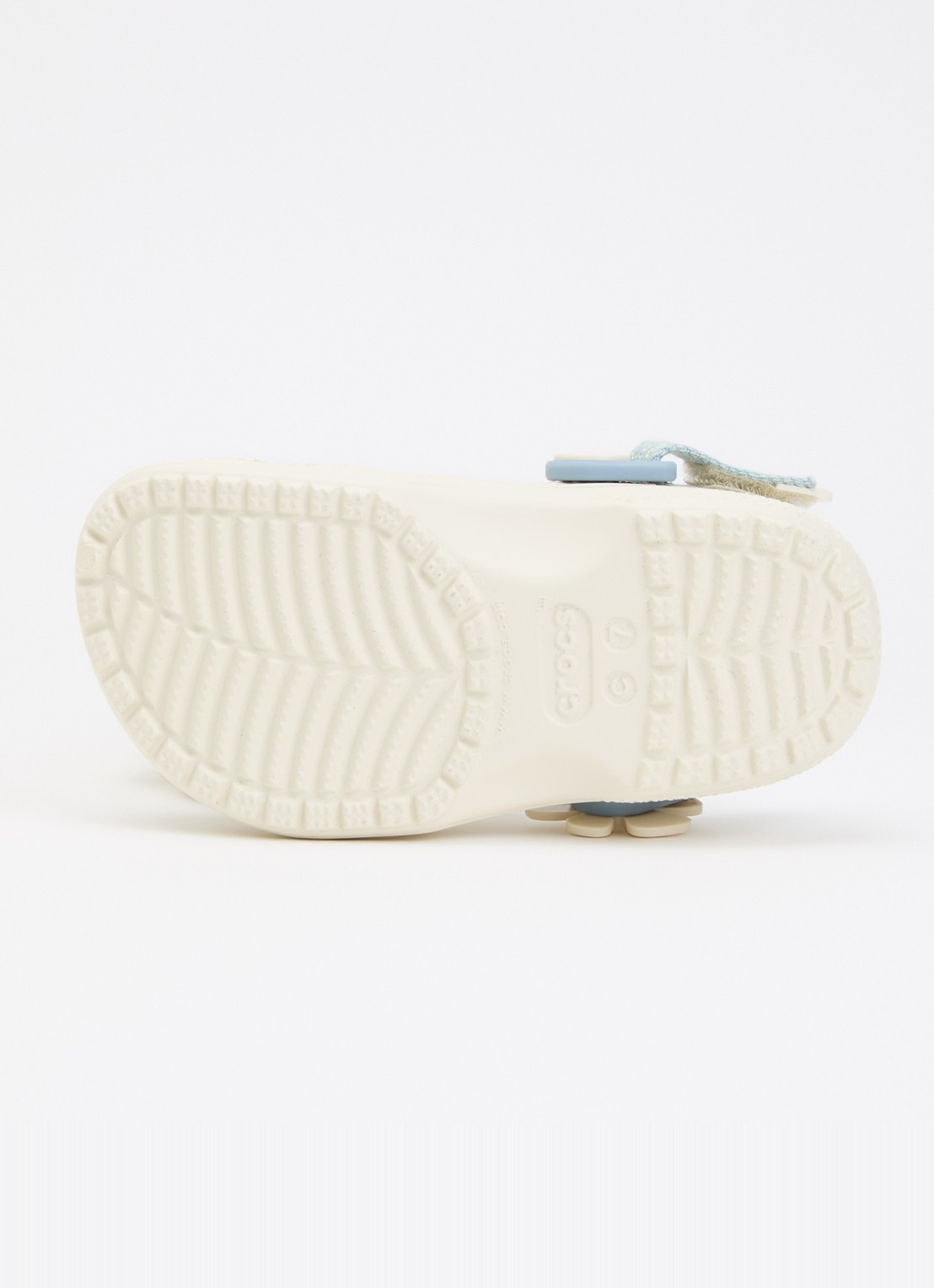 Crocs Classic Denim Clog instapper met applicatie  - detail wit