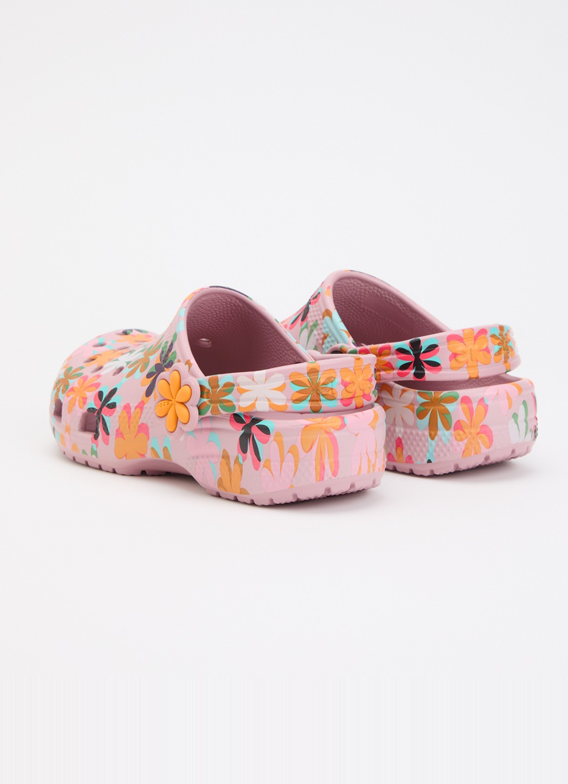 Crocs Classic Graphic Clog instapper met bloemenprint - achterkant 2 paars